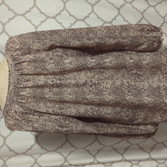 Motherhood Maternity Python Snake Skin Tie Front Blouse XL - Picture 4 of 6